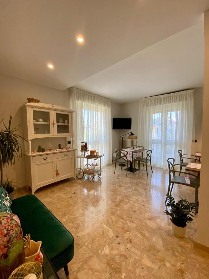A Due Passi B&B Citta Sant'Angelo Luaran gambar